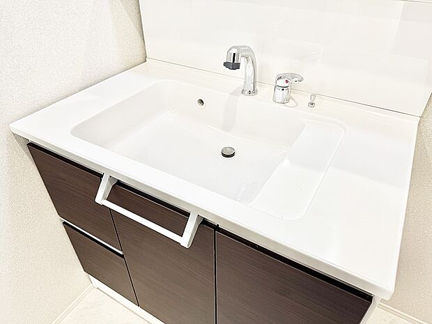 ■手洗いや顔を洗う時も快適に使える便利なシャワー