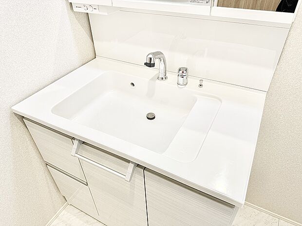 ■手洗いや顔を洗う時も快適に使える便利なシャワー