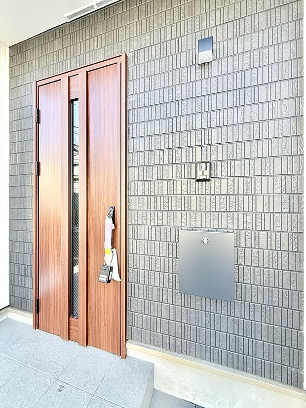 ■ 心地よい暮らしへとつながる、温かい玄関