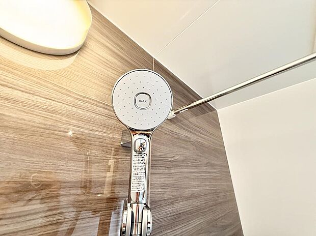 ■手元で簡単に止水できるため、水の無駄遣いを減らすことができます。