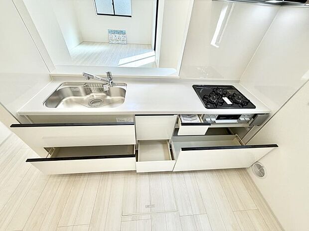 ■家族の絆を深める、温もりのあるキッチン