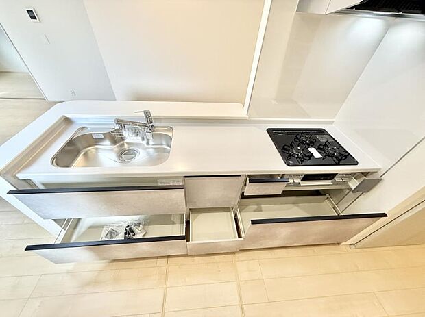 ■シンプルで機能的、毎日使いやすいキッチン