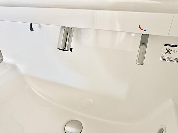 ■手洗いや顔を洗う時も快適に使える便利なシャワー