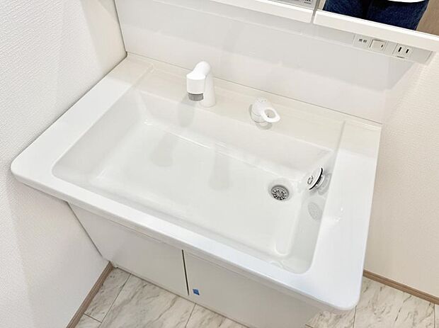 ■手洗いや顔を洗う時も快適に使える便利なシャワー