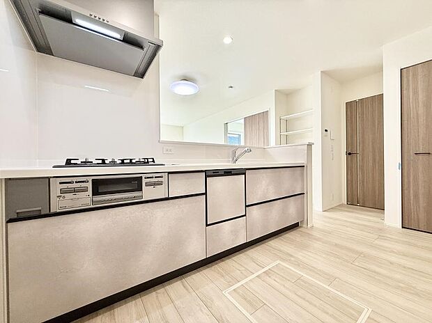 ■シンプルで機能的、毎日使いやすいキッチン