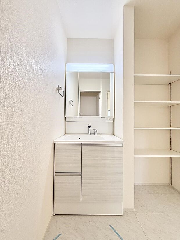 ■明るい洗面所は毎朝の歯磨きも楽しくできちゃいそうです♪