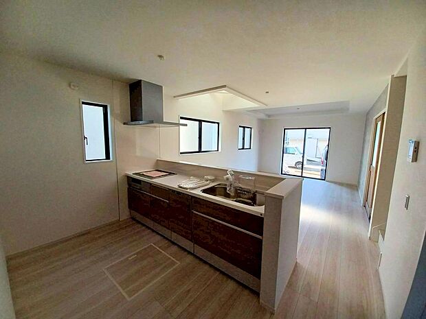 ■家族の会話が弾む、心地よいキッチンスペース