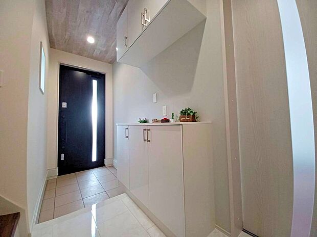 ■ ここから始まる一日、すっきり整った玄関