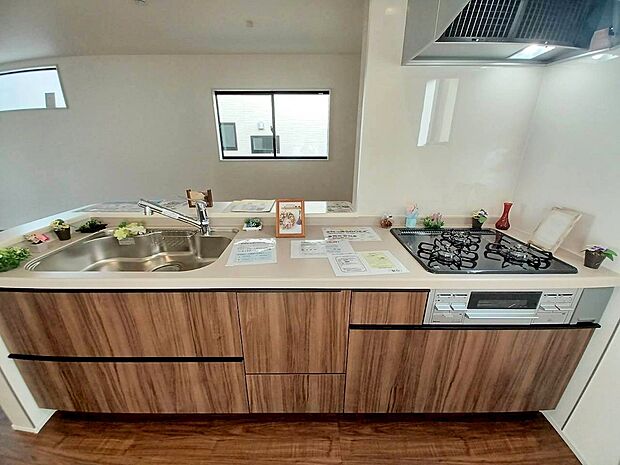 ■家族の会話が弾む、心地よいキッチンスペース