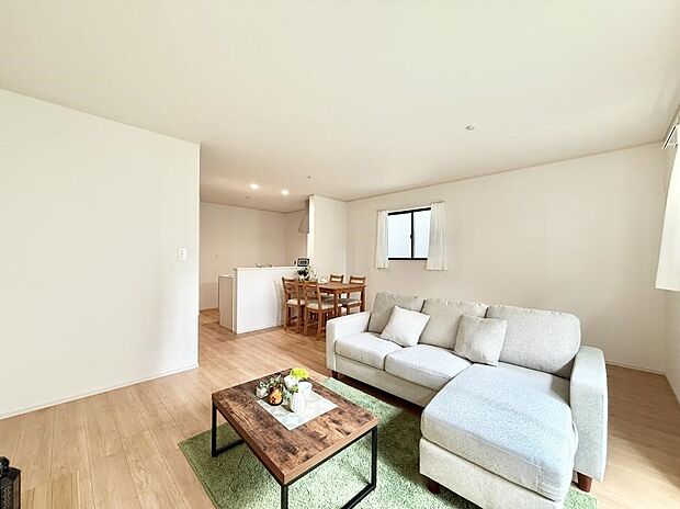 ■くつろぎと笑顔が集まる、心温まるリビング