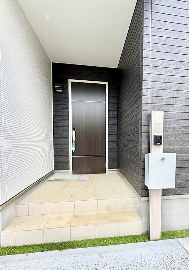 B号棟  ■ 心地よい暮らしへとつながる、温かい玄関