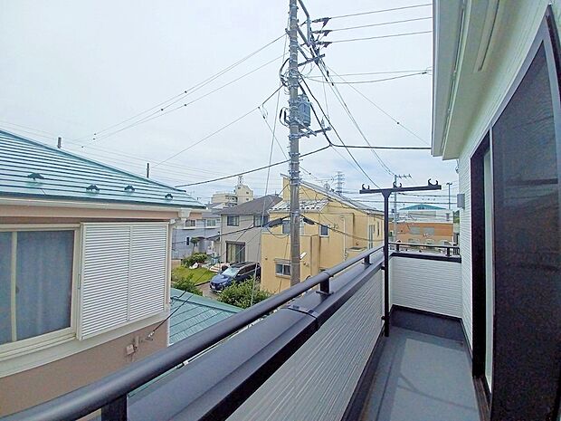 ■ 心地よい風と光を感じる、くつろぎのバルコニー