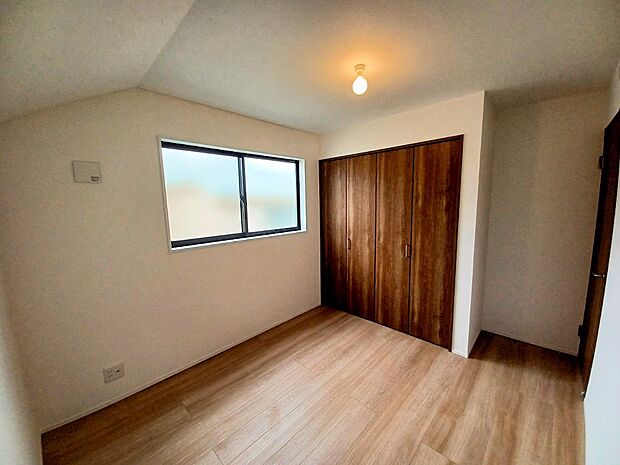 ■落ち着いた雰囲気のお部屋で心が安らぐ空間