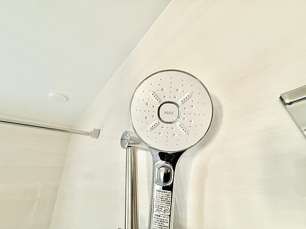 ■手元で簡単に止水できるため、水の無駄遣いを減らすことができます。