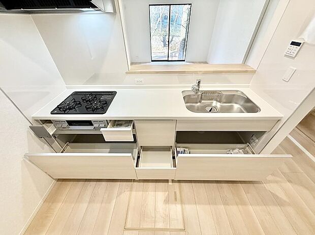 ■シンプルで機能的、毎日使いやすいキッチン