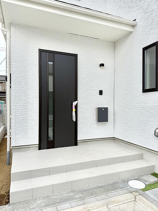 ■ 心地よい暮らしへとつながる、温かい玄関