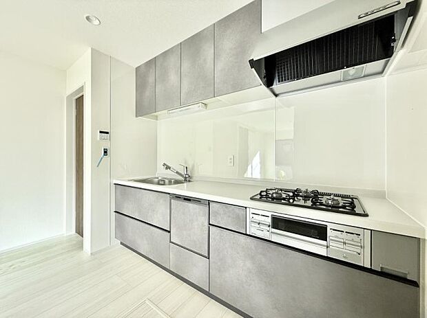 ■シンプルで機能的、毎日使いやすいキッチン