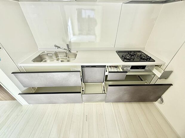 ■家族の絆を深める、温もりのあるキッチン