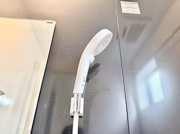 ■手元で簡単に止水できるため、水の無駄遣いを減らすことができます。