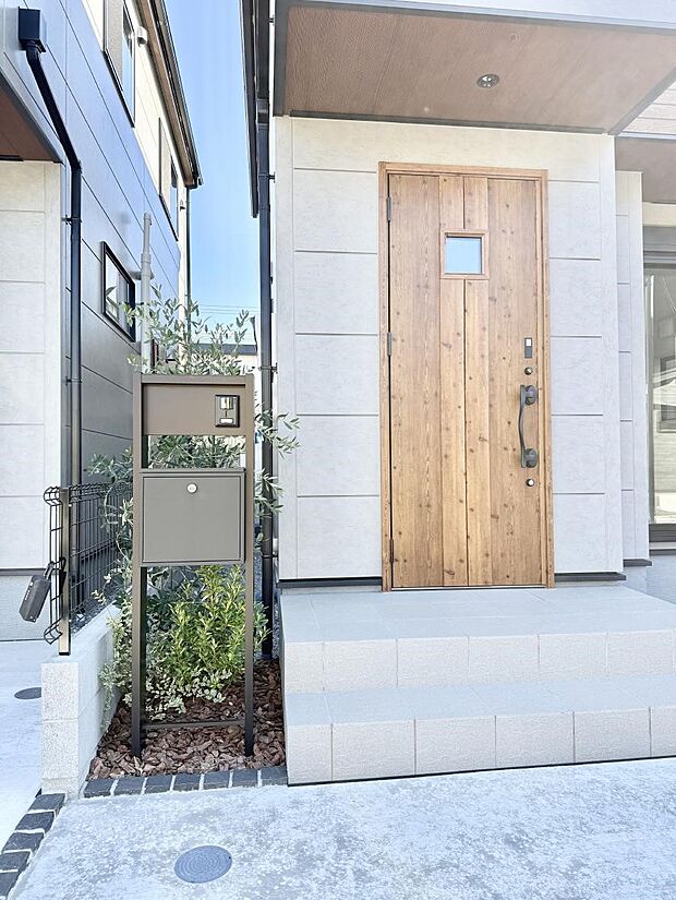 ■ 心地よい暮らしへとつながる、温かい玄関