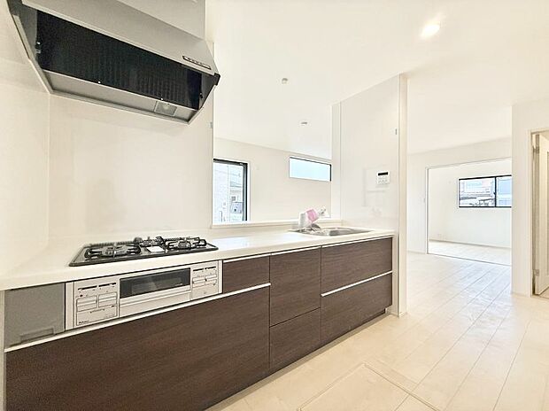 ■シンプルで機能的、毎日使いやすいキッチン