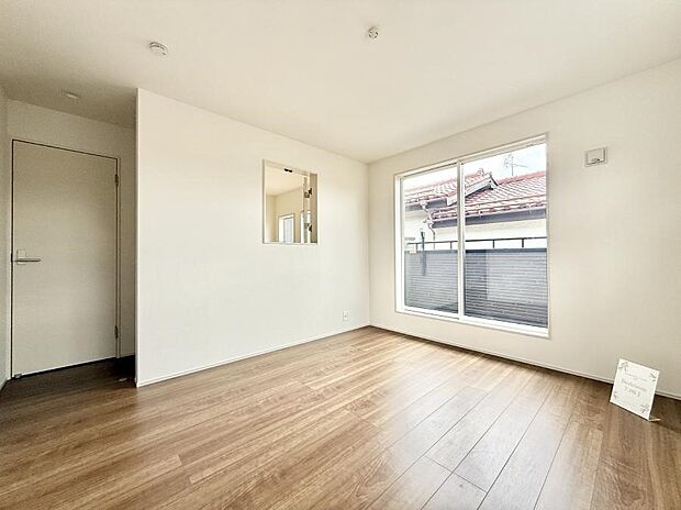 ■シンプルな空間で、収納付きベッドやデスクなど、多機能な家具を活用しやすいです