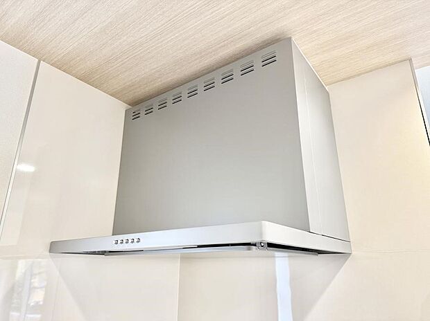 ■フードに覆われている為、匂いが換気扇に誘導され、効率的に排煙ができます