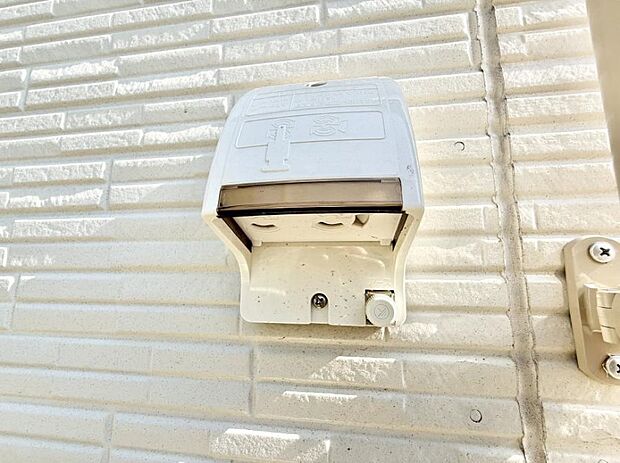 ■屋外に電源コンセントがあれば、高圧洗浄機で窓や外壁を掃除するなど便利です。