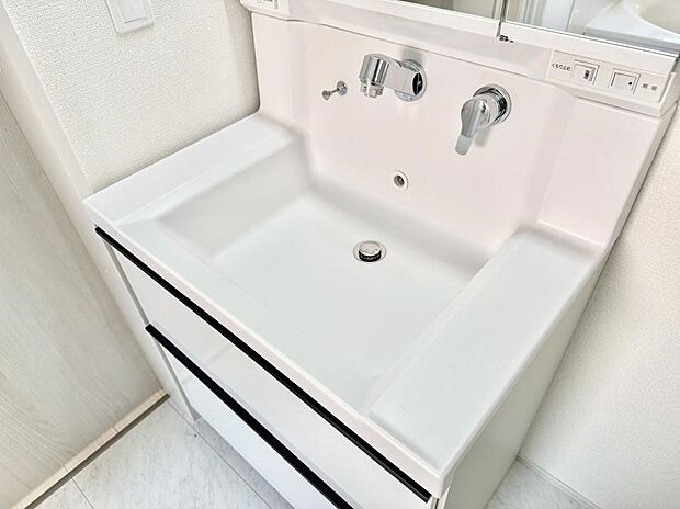 ■手洗いや顔を洗う時も快適に使える便利なシャワー