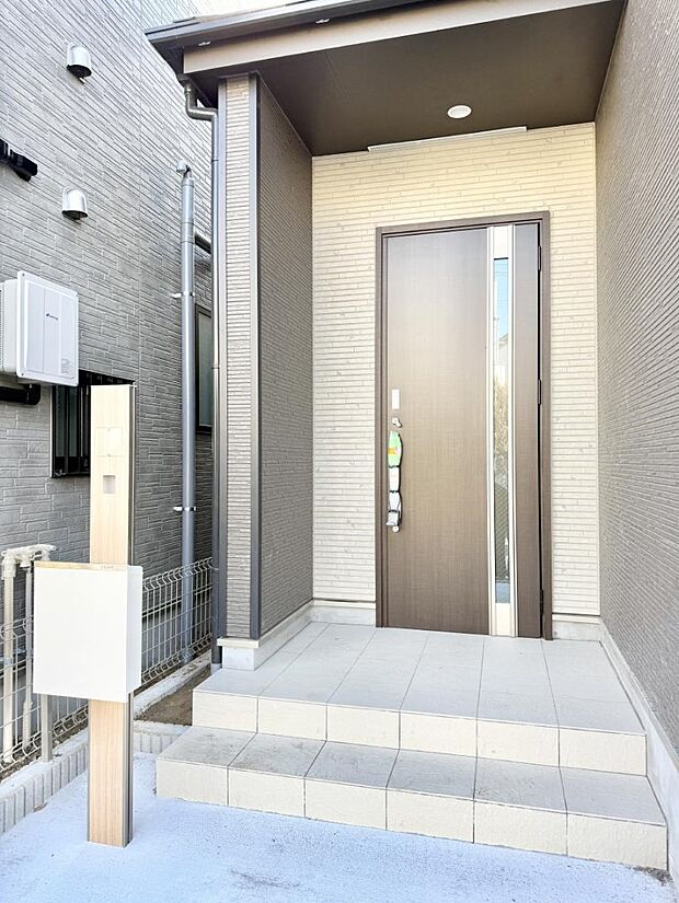 ■ 心地よい暮らしへとつながる、温かい玄関