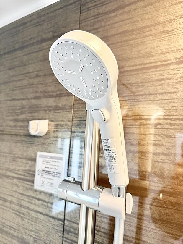 ■手元で簡単に止水できるため、水の無駄遣いを減らすことができます。