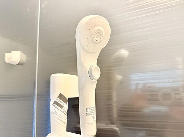 ■手元で簡単に止水できるため、水の無駄遣いを減らすことができます。