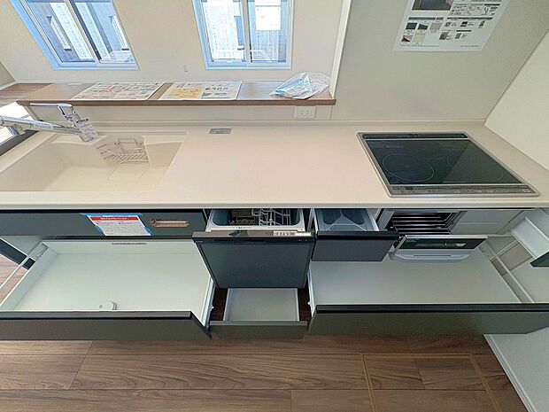 ■シンプルで機能的、毎日使いやすいキッチン