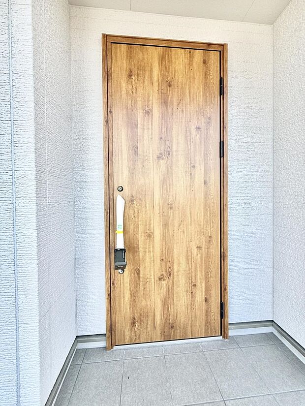 1号棟 ■ シンプルで美しく、住まいの第一印象を彩る玄関です
