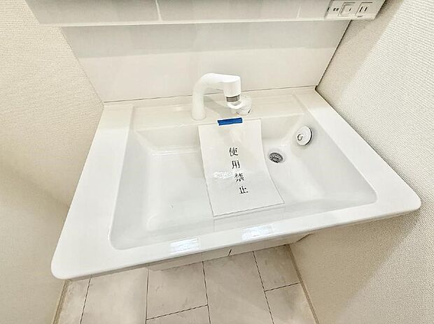 ■細かい部分まで洗いやすく便利なハンドシャワー付き