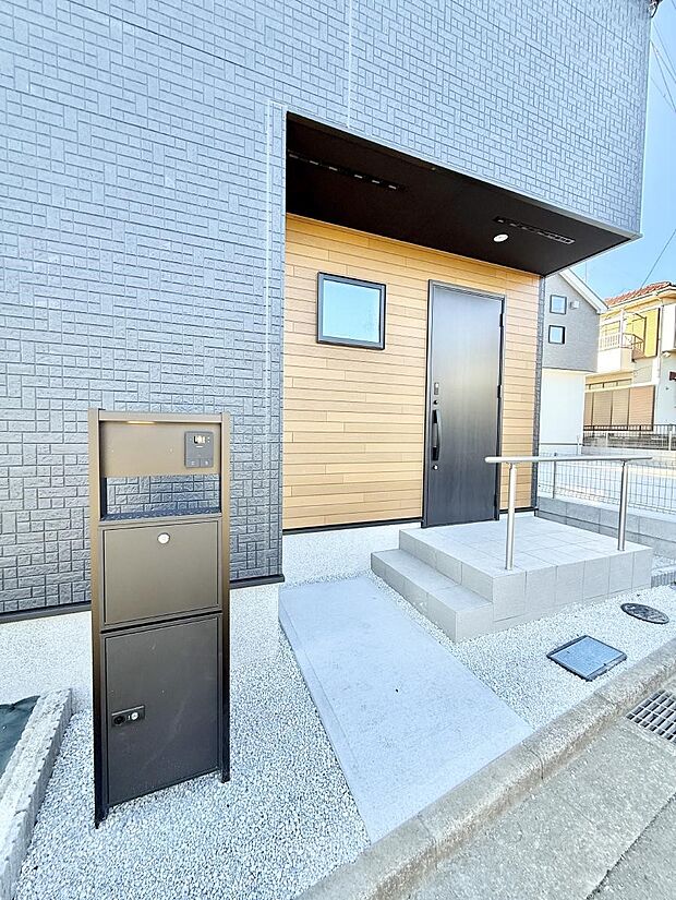 ■ 心地よい暮らしへとつながる、温かい玄関