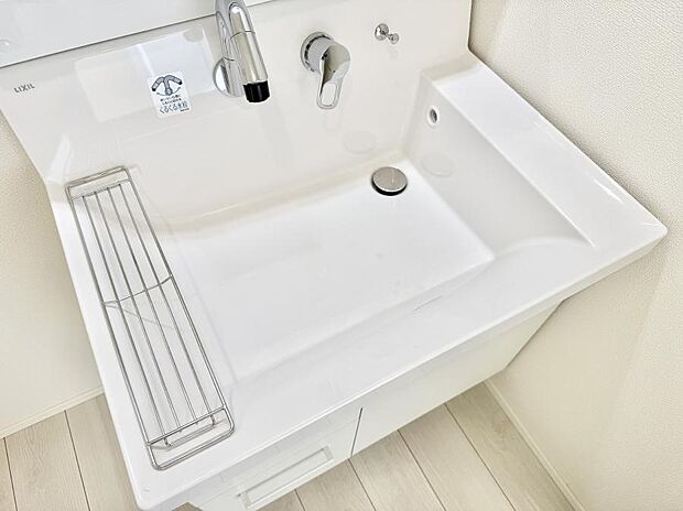 ■手洗いや顔を洗う時も快適に使える便利なシャワー