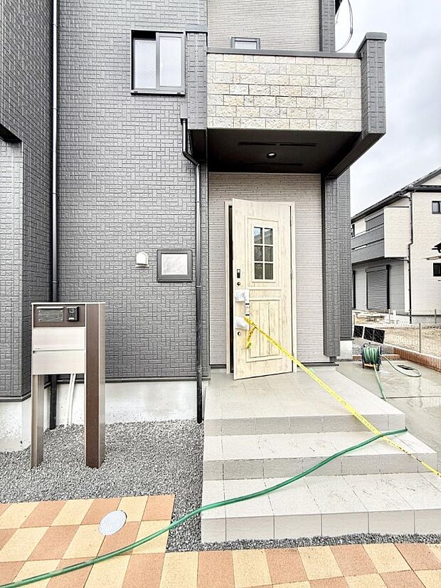 ■ 心地よい暮らしへとつながる、温かい玄関