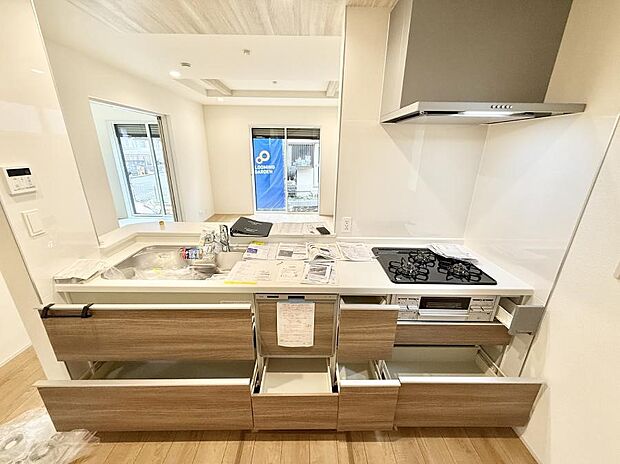 ■シンプルで機能的、毎日使いやすいキッチン