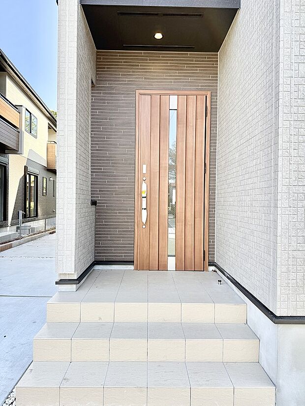 ■ 心地よい暮らしへとつながる、温かい玄関