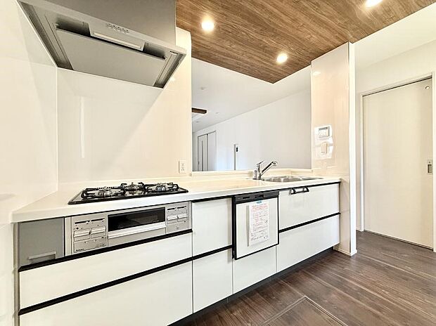 ■シンプルで美しく心地よい時間を生むキッチン空間