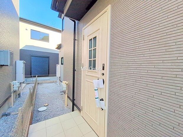 ■ シンプルで美しく、住まいの第一印象を彩る玄関です