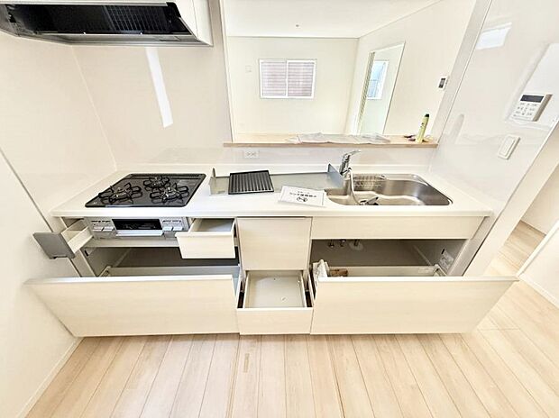 ■家族の絆を深める、温もりのあるキッチン