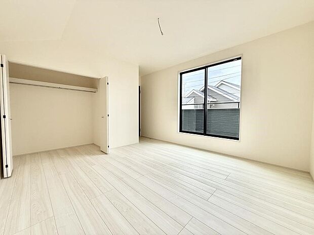 1号棟 ■落ち着いた色合いのお部屋で穏やかな時間を楽しめます