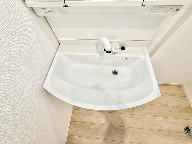 ■手洗いや顔を洗う時も快適に使える便利なシャワー