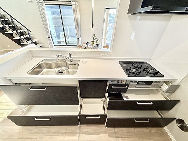 ■美味しい時間が生まれる、笑顔あふれるキッチン