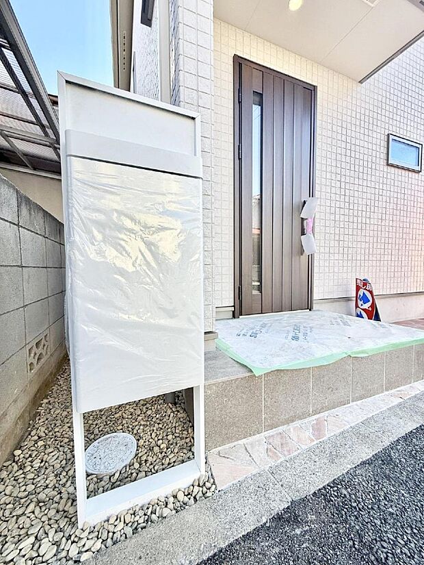 ■ 心地よい暮らしへとつながる、温かい玄関