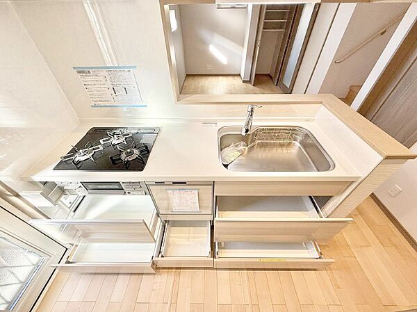 ■シンプルで機能的、毎日使いやすいキッチン