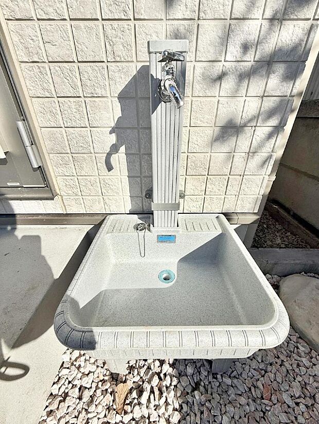 ■ガーデニングや洗車などの際に大活躍な屋外立水栓