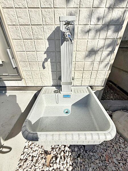 ■ガーデニングや洗車などの際に大活躍な屋外立水栓